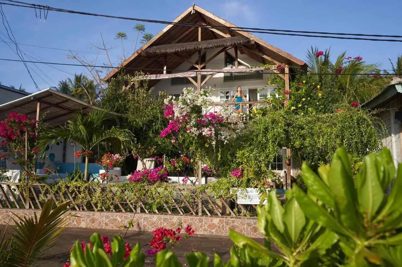 Serenity Luxurious Beachfront Villa & Spa With Private Infinity Pool, 8 Guests Gili Air Kültér fotó