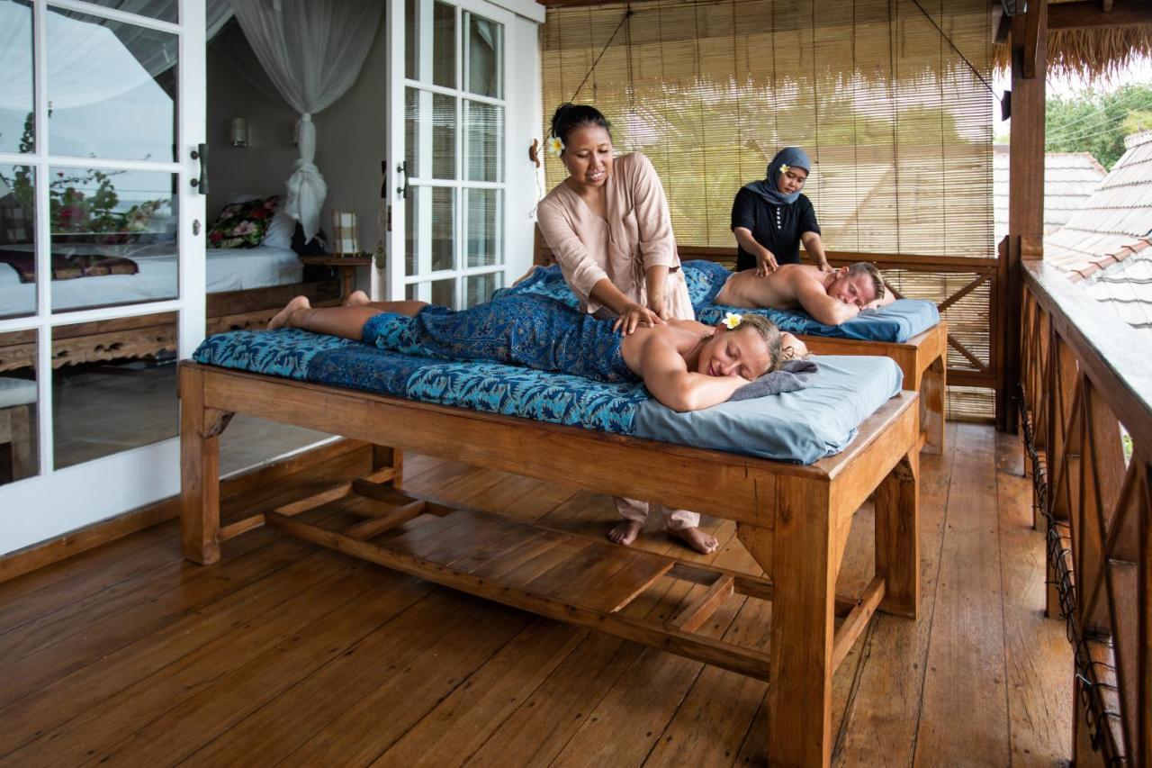 Serenity Luxurious Beachfront Villa & Spa With Private Infinity Pool, 8 Guests Gili Air Kültér fotó