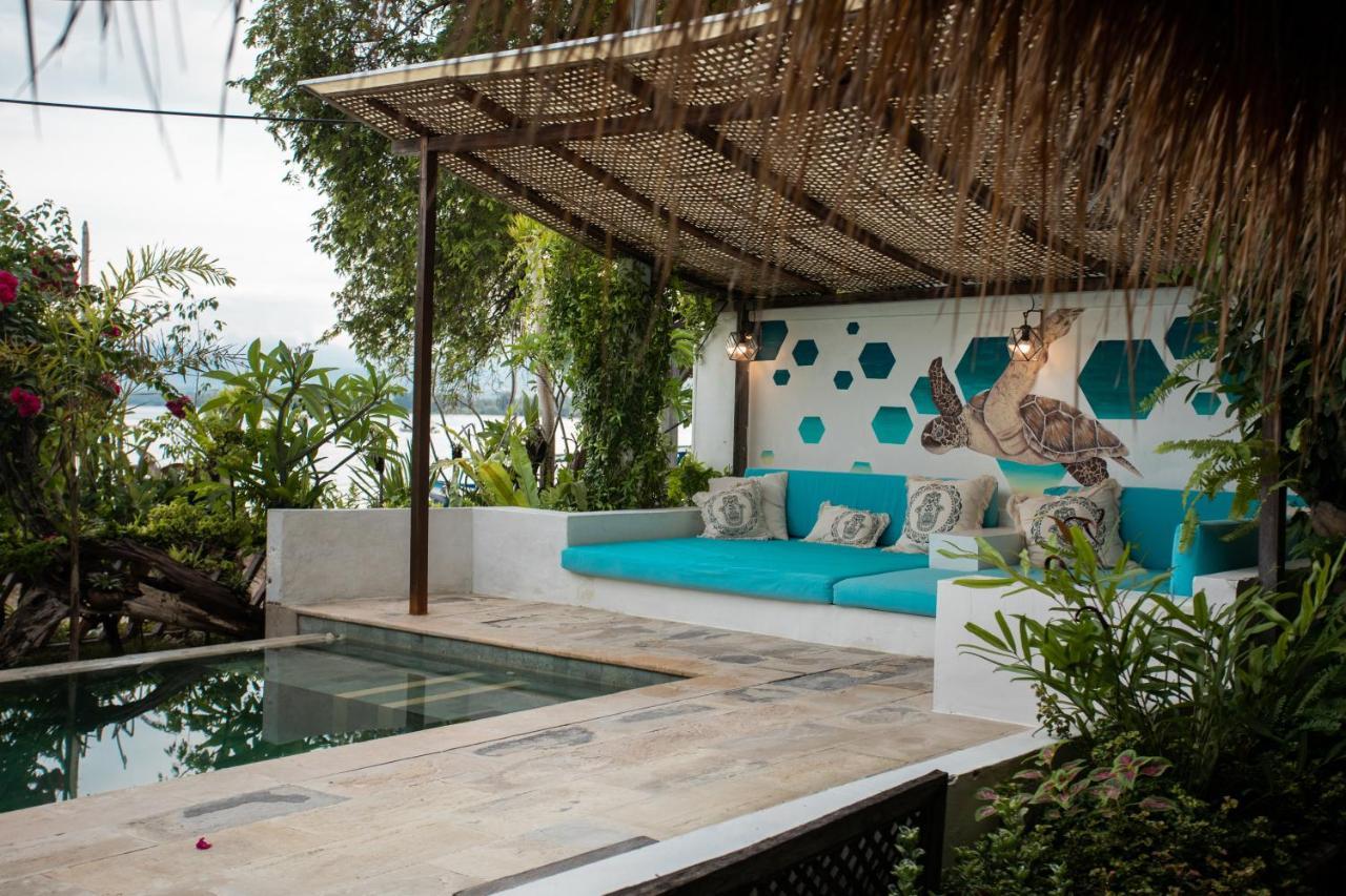 Serenity Luxurious Beachfront Villa & Spa With Private Infinity Pool, 8 Guests Gili Air Kültér fotó