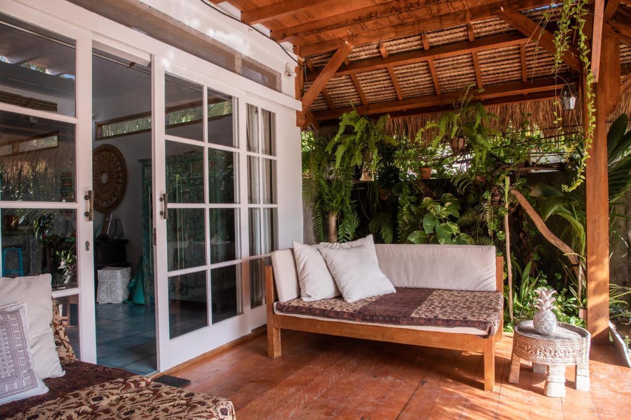 Serenity Luxurious Beachfront Villa & Spa With Private Infinity Pool, 8 Guests Gili Air Kültér fotó