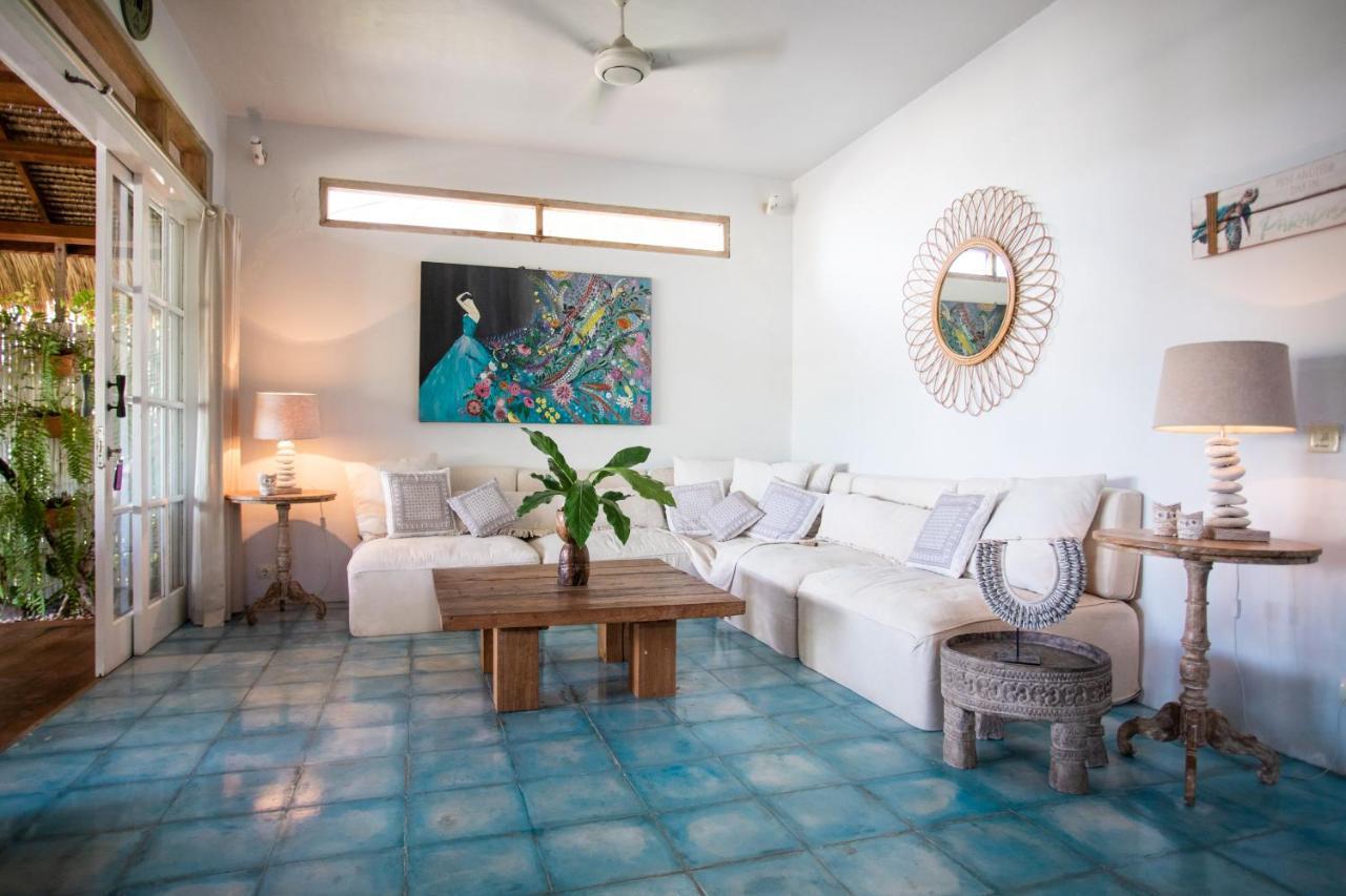 Serenity Luxurious Beachfront Villa & Spa With Private Infinity Pool, 8 Guests Gili Air Kültér fotó