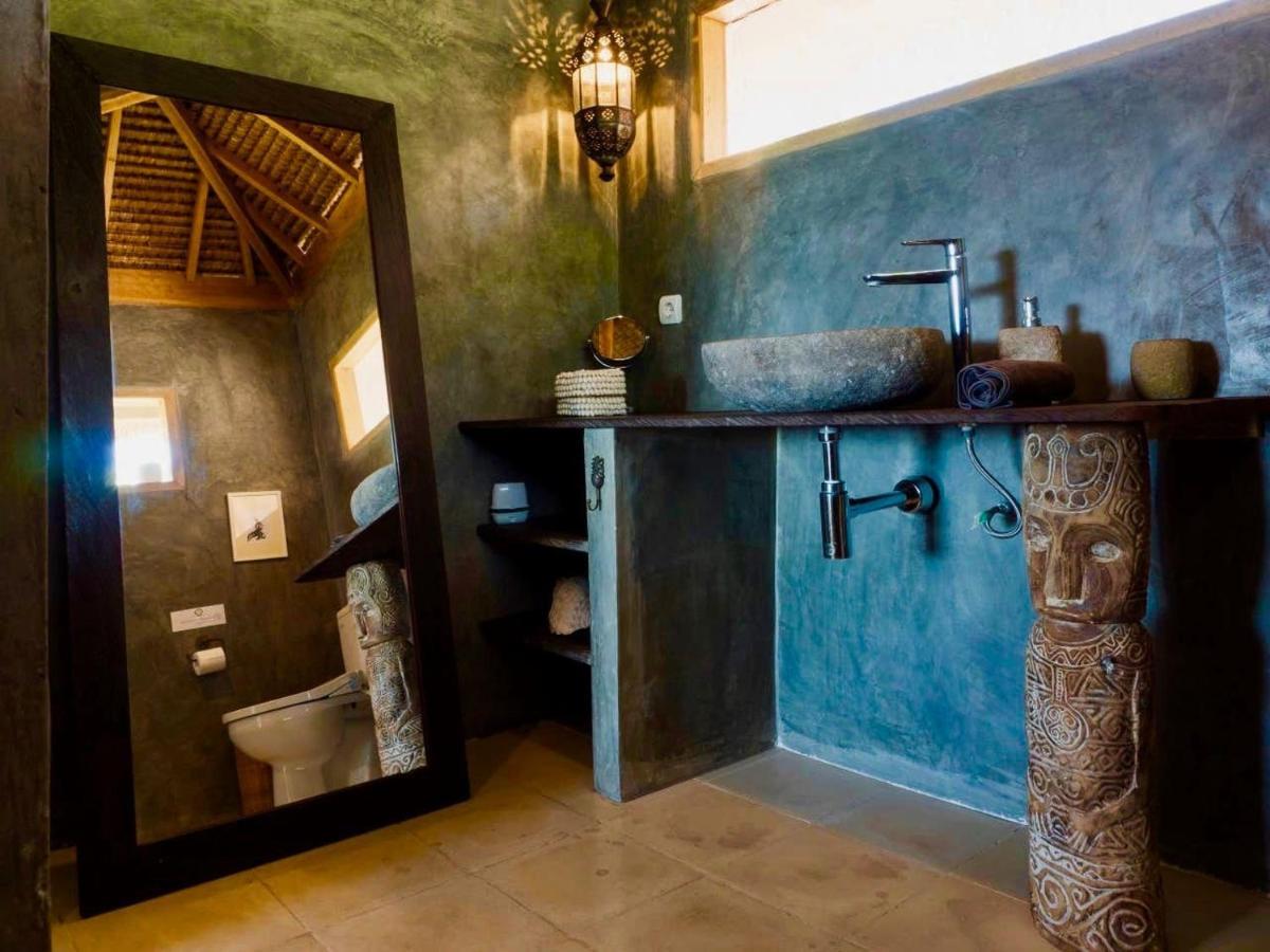 Serenity Luxurious Beachfront Villa & Spa With Private Infinity Pool, 8 Guests Gili Air Kültér fotó